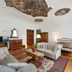 Codelli Deluxe Fresco Centre App With Balcony Ljubljana